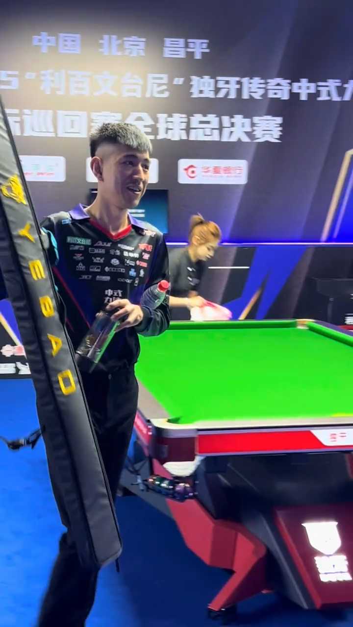 TA：因水晶宫中场亚当-沃顿受伤，奇克替补入选本期英格兰大名单